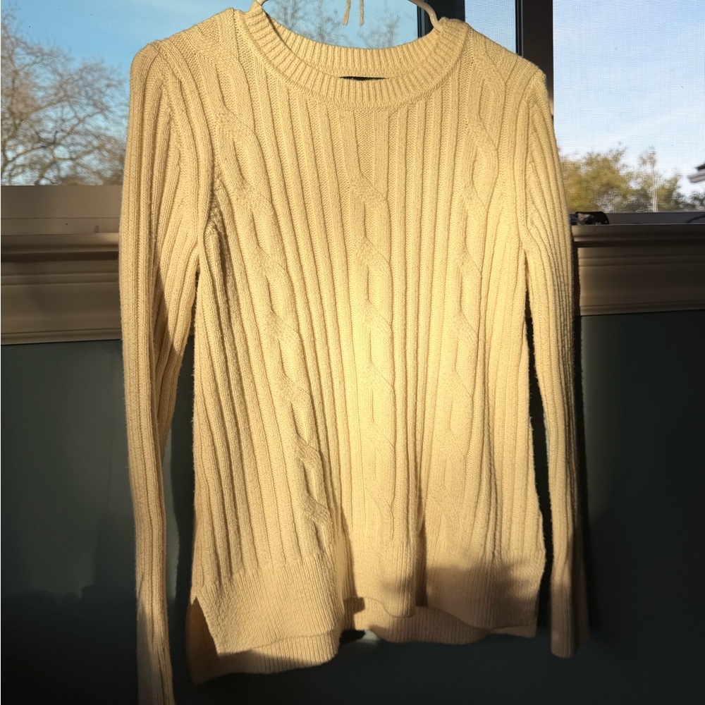 banana republic cream cable knit sweater
